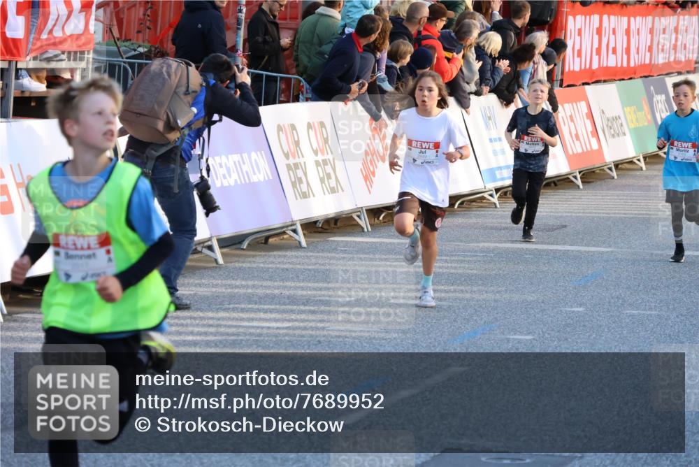 25.04.2025 - Das Zehntel Strokosch-Dieckow http://msf.ph/oto/7689952 26.04.2025 08:50:59 Ziel 1283, 1458, 1884, 2098, 2103, 2349, 2397, 2492, 2517, 2849, 3445, 3520, 3527, 3528, 3774, 3812, 3849, 3872, 1577, 1764, 1882, 1884, 2302, 2329, 2334, 2726, 2731, 2812, 2994, 3359, 3607, 3701, 3824 meine-sportfotos.de