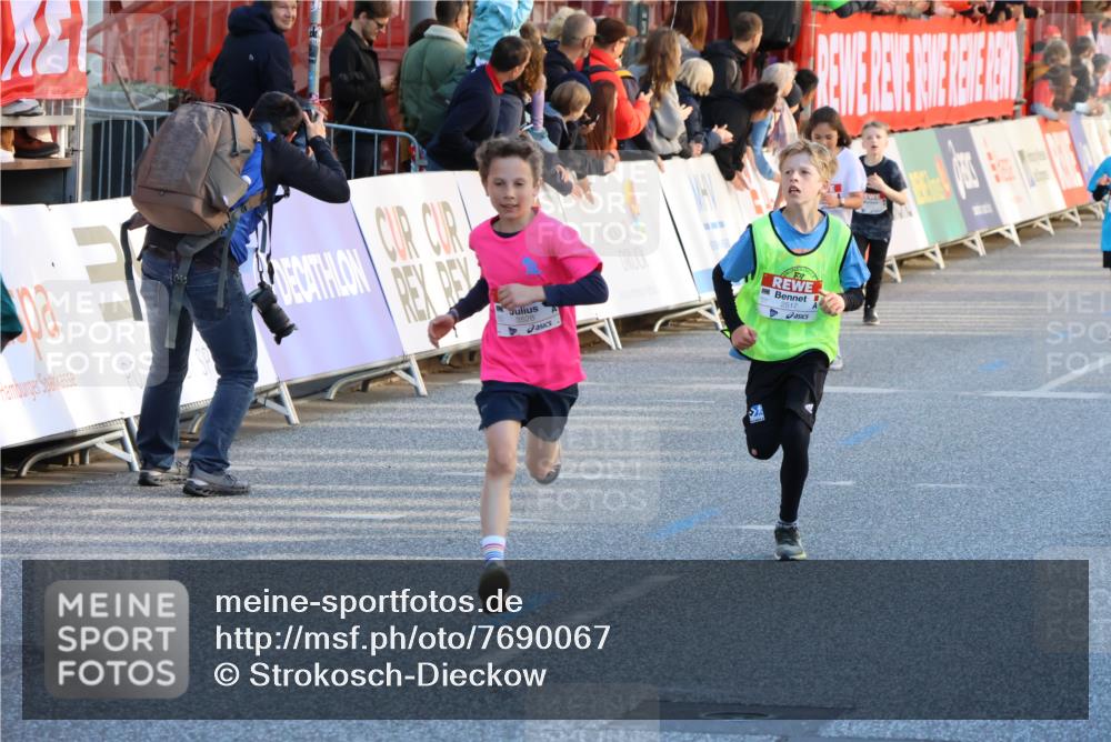 25.04.2025 - Das Zehntel Strokosch-Dieckow http://msf.ph/oto/7690067 26.04.2025 08:50:57 Ziel 1283, 1458, 1884, 2098, 2103, 2349, 2397, 2492, 2517, 2849, 2874, 3233, 3520, 3527, 3528, 3774, 3812, 3849, 3872, 1577, 1882, 1884, 1889, 2302, 2329, 2334, 2726, 2812, 2994, 3359, 3564, 3701, 3824, 3829 meine-sportfotos.de