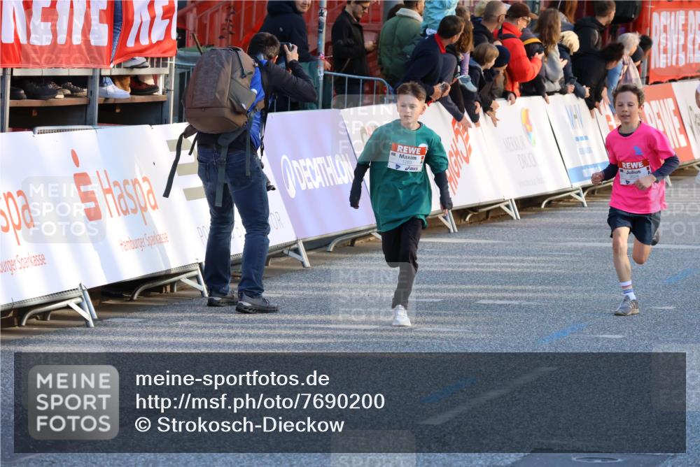 25.04.2025 - Das Zehntel Strokosch-Dieckow http://msf.ph/oto/7690200 26.04.2025 08:50:56 Ziel 1283, 1458, 1884, 2098, 2103, 2349, 2397, 2492, 2517, 2849, 2874, 3233, 3527, 3528, 3774, 3849, 1577, 1882, 1884, 1889, 2302, 2334, 2726, 2812, 3359, 3564, 3600, 3701, 3824, 3829 meine-sportfotos.de