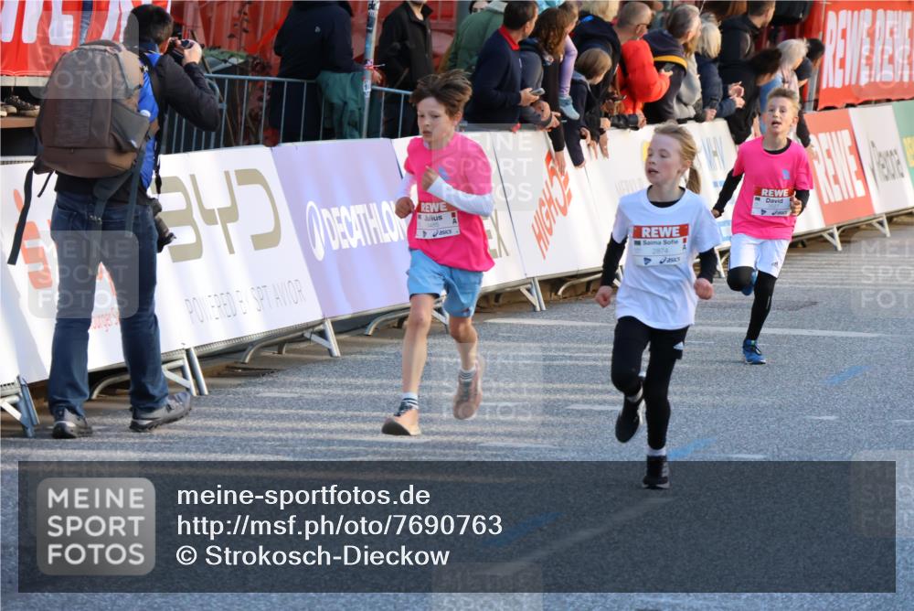 25.04.2025 - Das Zehntel Strokosch-Dieckow http://msf.ph/oto/7690763 26.04.2025 08:50:48 Ziel 1283, 2208, 2349, 2655, 2728, 2874, 3233, 3455, 3485, 3527, 1570, 1581, 2275, 3216, 3411, 3600, 3606, 3838 meine-sportfotos.de