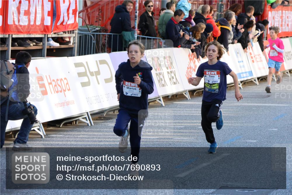 25.04.2025 - Das Zehntel Strokosch-Dieckow http://msf.ph/oto/7690893 26.04.2025 08:50:45 Ziel 1283, 2208, 2349, 2655, 2728, 2874, 3233, 3455, 3485, 3527, 1570, 1581, 2275, 2647, 3216, 3411, 3415, 3838 meine-sportfotos.de