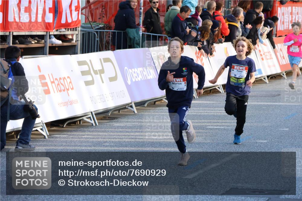 25.04.2025 - Das Zehntel Strokosch-Dieckow http://msf.ph/oto/7690929 26.04.2025 08:50:45 Ziel 1283, 2208, 2349, 2655, 2728, 2874, 3233, 3455, 3485, 3527, 1570, 1581, 2275, 2647, 3216, 3411, 3415, 3838 meine-sportfotos.de