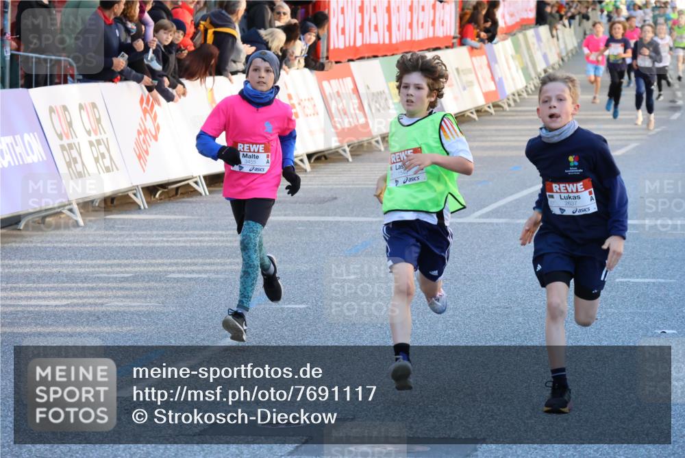 25.04.2025 - Das Zehntel Strokosch-Dieckow http://msf.ph/oto/7691117 26.04.2025 08:50:38 Ziel 1549, 2208, 2363, 2637, 2655, 2728, 2739, 3455, 3485, 1295, 2647, 3370, 3569, 3597, 3621, 3835, 4059 meine-sportfotos.de