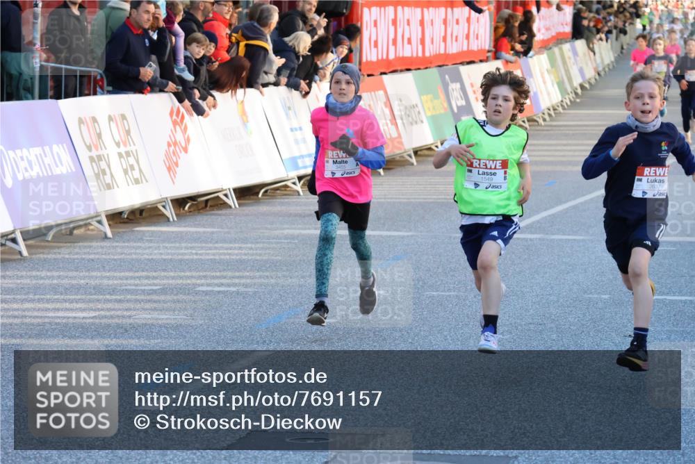 25.04.2025 - Das Zehntel Strokosch-Dieckow http://msf.ph/oto/7691157 26.04.2025 08:50:37 Ziel 1549, 1750, 2363, 2637, 2655, 2728, 2739, 3455, 1295, 2647, 3370, 3569, 3597, 3621, 3835, 4059 meine-sportfotos.de