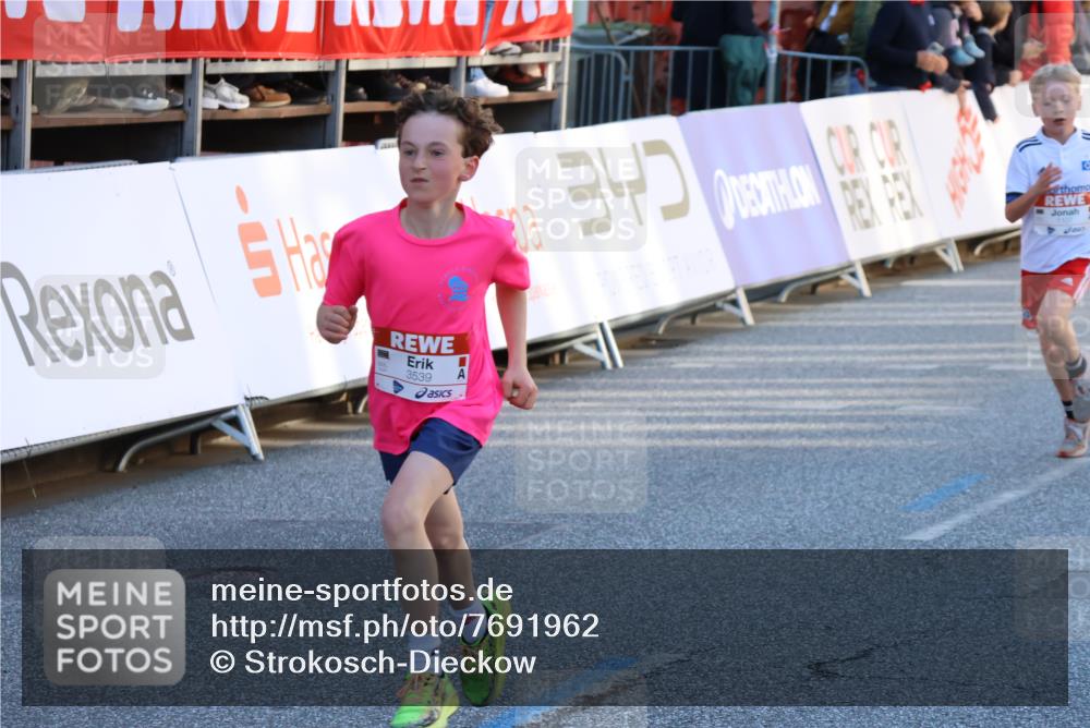 25.04.2025 - Das Zehntel Strokosch-Dieckow http://msf.ph/oto/7691962 26.04.2025 08:50:12 Ziel 1107, 1131, 2383, 2995, 3539, 3540, 1151, 1153, 1294, 1408, 2172, 2176, 2788, 2811, 3169, 3176, 4007, 4010 meine-sportfotos.de