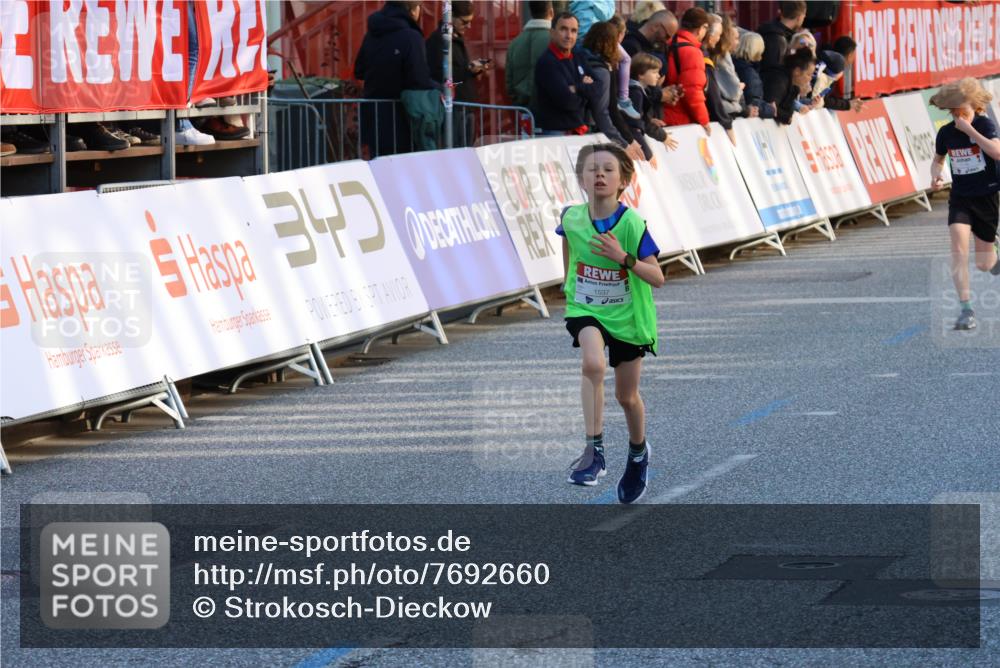 25.04.2025 - Das Zehntel Strokosch-Dieckow http://msf.ph/oto/7692660 26.04.2025 08:49:58 Ziel 1116, 1537, 1186, 1327, 1721, 1797, 1844, 2157, 2167, 2291, 2339, 2898, 2900, 3400, 3406, 3588, 3598, 3599, 4012, 4026 meine-sportfotos.de