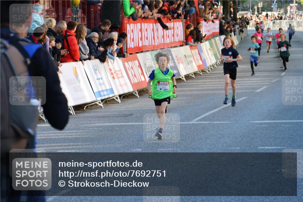 25.04.2025 - Das Zehntel Strokosch-Dieckow http://msf.ph/oto/7692751 26.04.2025 08:49:56 Ziel 1116, 1537, 1945, 1186, 1199, 1327, 1721, 1797, 1844, 2157, 2167, 2276, 2291, 2898, 2900, 3400, 3406, 3976, 4012, 4026 meine-sportfotos.de