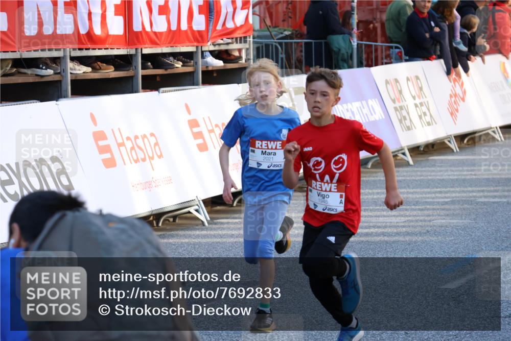 25.04.2025 - Das Zehntel Strokosch-Dieckow http://msf.ph/oto/7692833 26.04.2025 08:49:51 Ziel 1537, 1945, 2018, 2021, 2377, 2513, 2696, 1199, 1327, 2276, 2321, 2993, 3103, 3221, 3233, 3250, 3716, 3976 meine-sportfotos.de