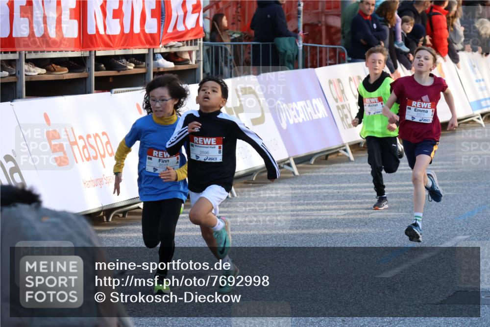 25.04.2025 - Das Zehntel Strokosch-Dieckow http://msf.ph/oto/7692998 26.04.2025 08:49:48 Ziel 1945, 2018, 2021, 2377, 2513, 2696, 3488, 1199, 1786, 1799, 2276, 2309, 2321, 2324, 2993, 3044, 3103, 3221, 3233, 3250, 3716, 3976 meine-sportfotos.de