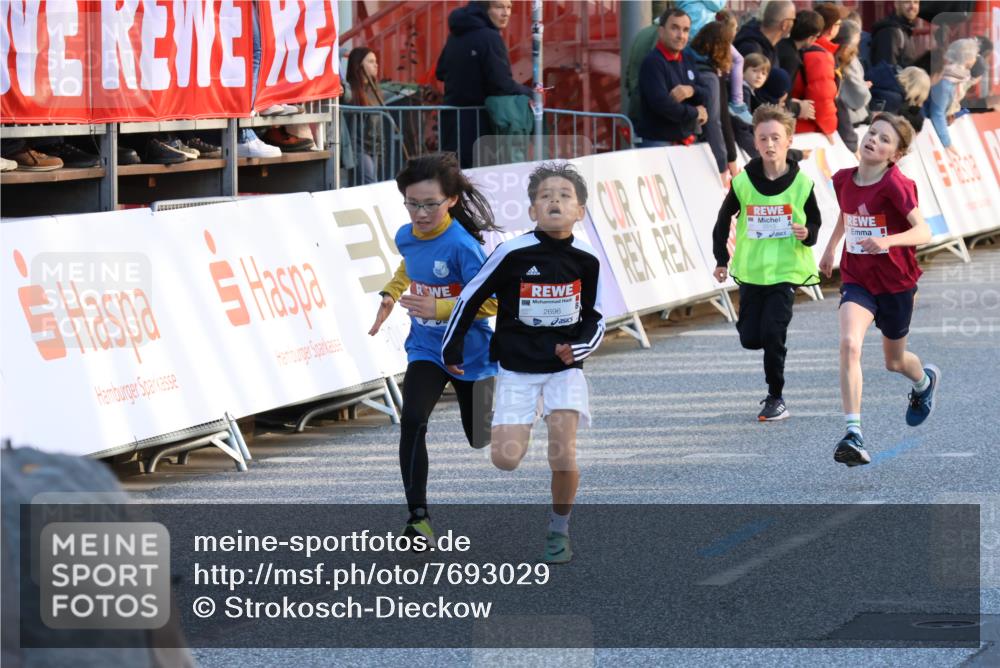 25.04.2025 - Das Zehntel Strokosch-Dieckow http://msf.ph/oto/7693029 26.04.2025 08:49:48 Ziel 1945, 2018, 2021, 2377, 2513, 2696, 3488, 1199, 1786, 1799, 2276, 2309, 2321, 2324, 2993, 3044, 3103, 3221, 3233, 3250, 3716, 3976 meine-sportfotos.de