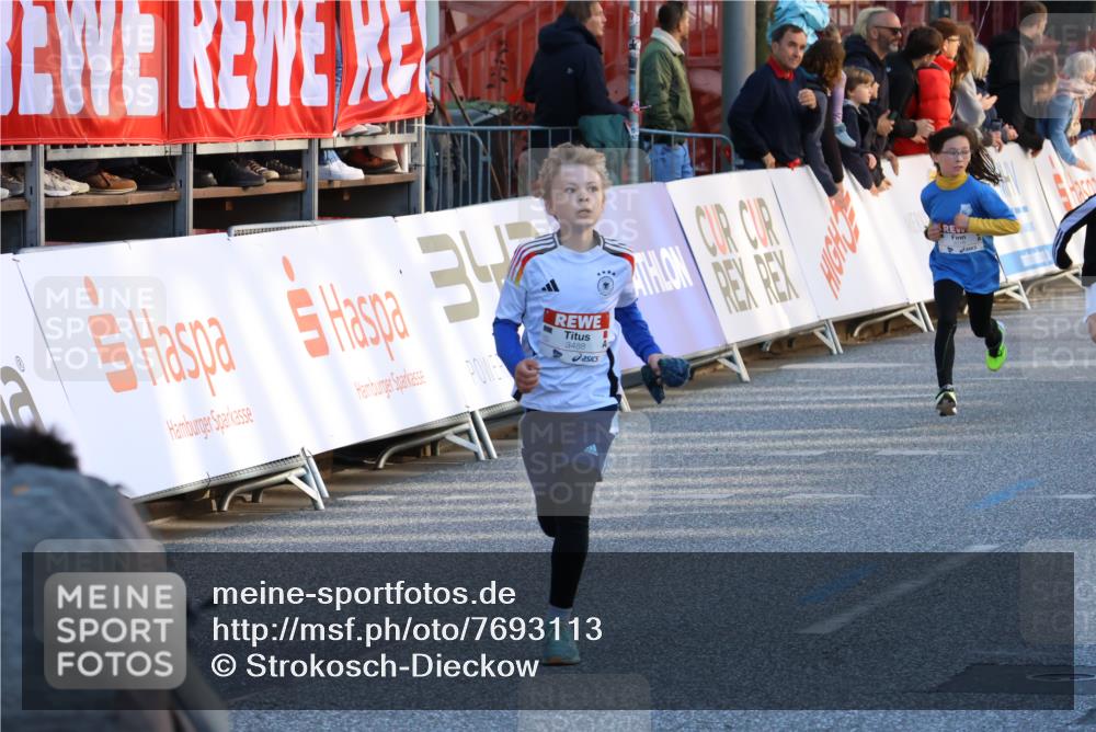 25.04.2025 - Das Zehntel Strokosch-Dieckow http://msf.ph/oto/7693113 26.04.2025 08:49:46 Ziel 1945, 2018, 2021, 2377, 2513, 2696, 3488, 3613, 1786, 1799, 1885, 2263, 2309, 2321, 2324, 2993, 3044, 3103, 3212, 3221, 3233, 3250, 3971 meine-sportfotos.de