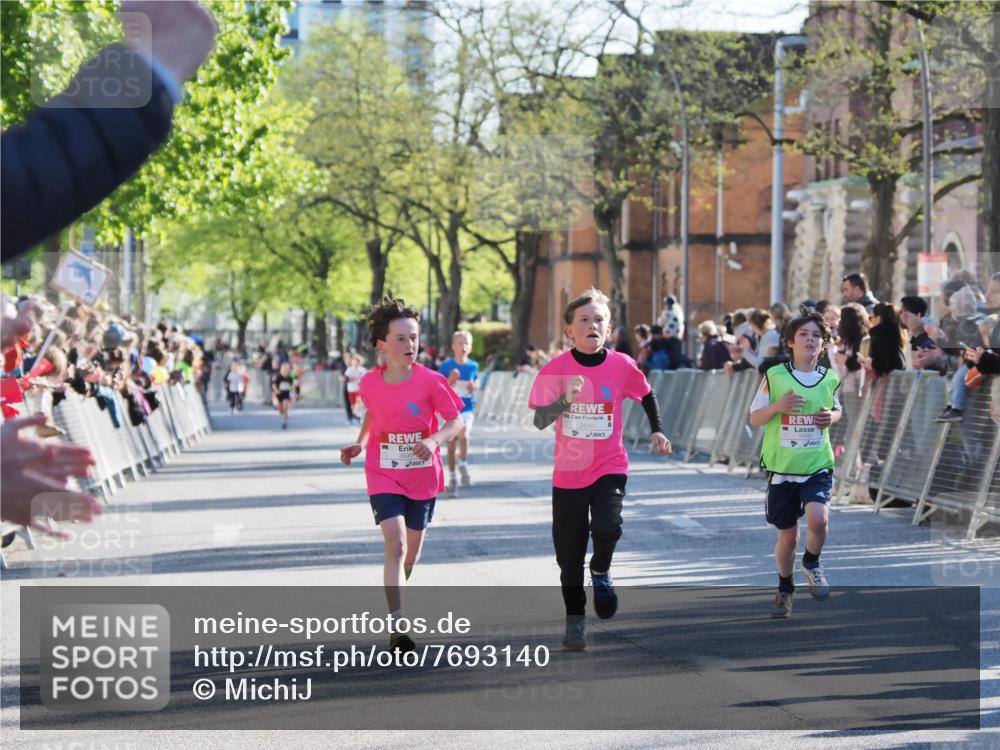 25.04.2025 - Das Zehntel MichiJ http://msf.ph/oto/7693140 26.04.2025 08:47:23 Laufen 3539, 3540, 1549 meine-sportfotos.de