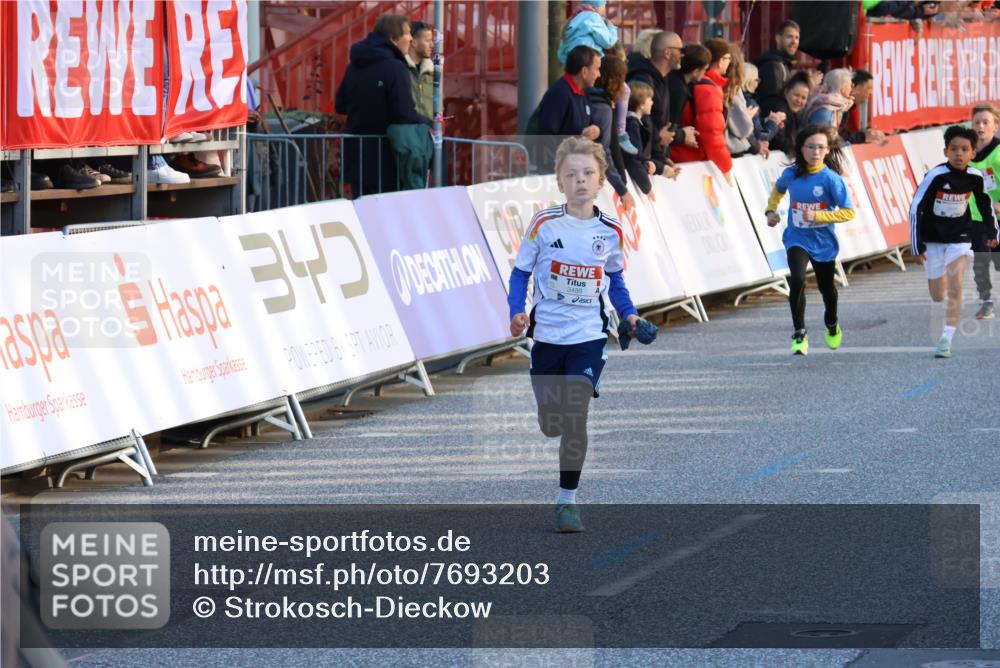 25.04.2025 - Das Zehntel Strokosch-Dieckow http://msf.ph/oto/7693203 26.04.2025 08:49:46 Ziel 1945, 2018, 2021, 2377, 2513, 2696, 3488, 3613, 1786, 1799, 1885, 2263, 2309, 2321, 2324, 2993, 3044, 3103, 3212, 3221, 3233, 3250, 3971 meine-sportfotos.de