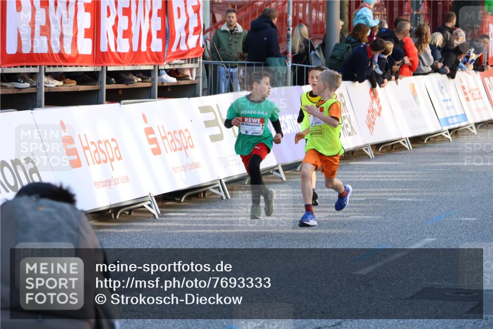 25.04.2025 - Das Zehntel Strokosch-Dieckow http://msf.ph/oto/7693333 26.04.2025 08:49:38 Ziel 1452, 2018, 2513, 2696, 3488, 3606, 3613, 3785, 1885, 3189, 3551, 3563, 3971 meine-sportfotos.de