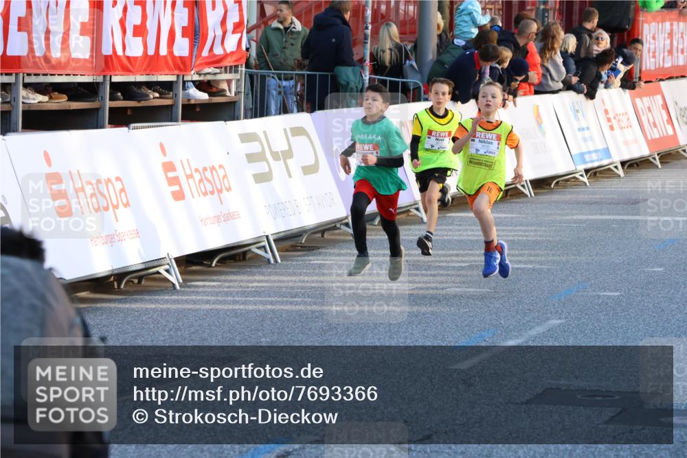 25.04.2025 - Das Zehntel Strokosch-Dieckow http://msf.ph/oto/7693366 26.04.2025 08:49:38 Ziel 1452, 2018, 2513, 2696, 3488, 3606, 3613, 3785, 1885, 3189, 3551, 3563, 3971 meine-sportfotos.de