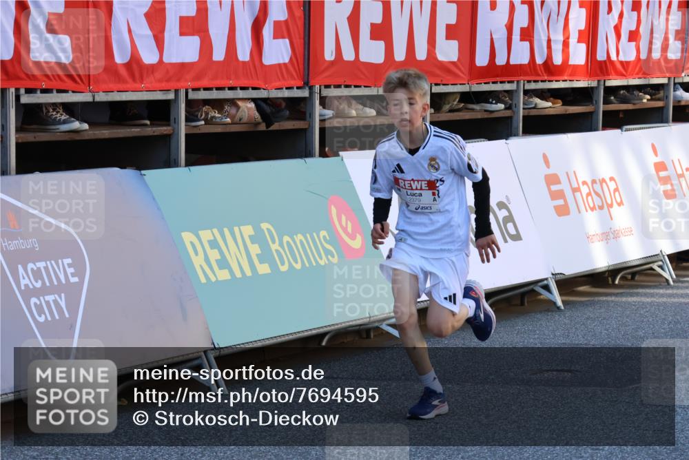25.04.2025 - Das Zehntel Strokosch-Dieckow http://msf.ph/oto/7694595 26.04.2025 08:48:49 Ziel 2379, 2715, 3823, 1587, 2053, 3107, 3394, 3408, 3410, 3580 meine-sportfotos.de