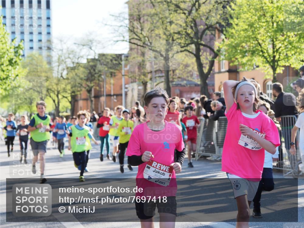 25.04.2025 - Das Zehntel MichiJ http://msf.ph/oto/7697418 26.04.2025 08:50:15 Laufen 3532, 3524 meine-sportfotos.de