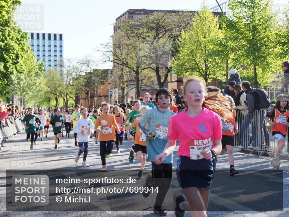 25.04.2025 - Das Zehntel MichiJ http://msf.ph/oto/7699944 26.04.2025 08:51:53 Laufen 4444, 2987 meine-sportfotos.de