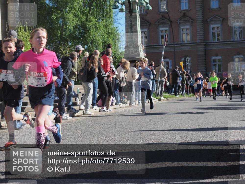 25.04.2025 - Das Zehntel KatJ http://msf.ph/oto/7712539 26.04.2025 08:49:53 Laufen 1080, 3415 meine-sportfotos.de