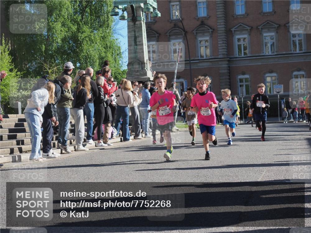 25.04.2025 - Das Zehntel KatJ http://msf.ph/oto/7752268 26.04.2025 08:50:26 Laufen 10 meine-sportfotos.de