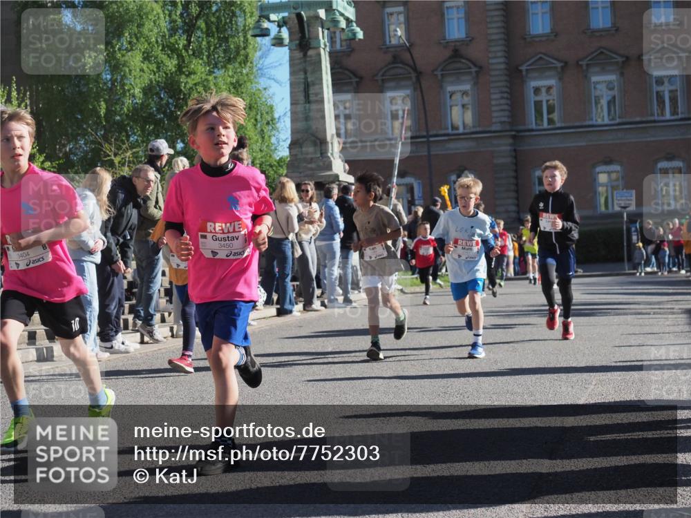 25.04.2025 - Das Zehntel KatJ http://msf.ph/oto/7752303 26.04.2025 08:50:27 Laufen 3404, 3450, 10 meine-sportfotos.de
