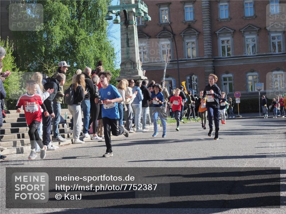 25.04.2025 - Das Zehntel KatJ http://msf.ph/oto/7752387 26.04.2025 08:50:31 Laufen 1943 meine-sportfotos.de