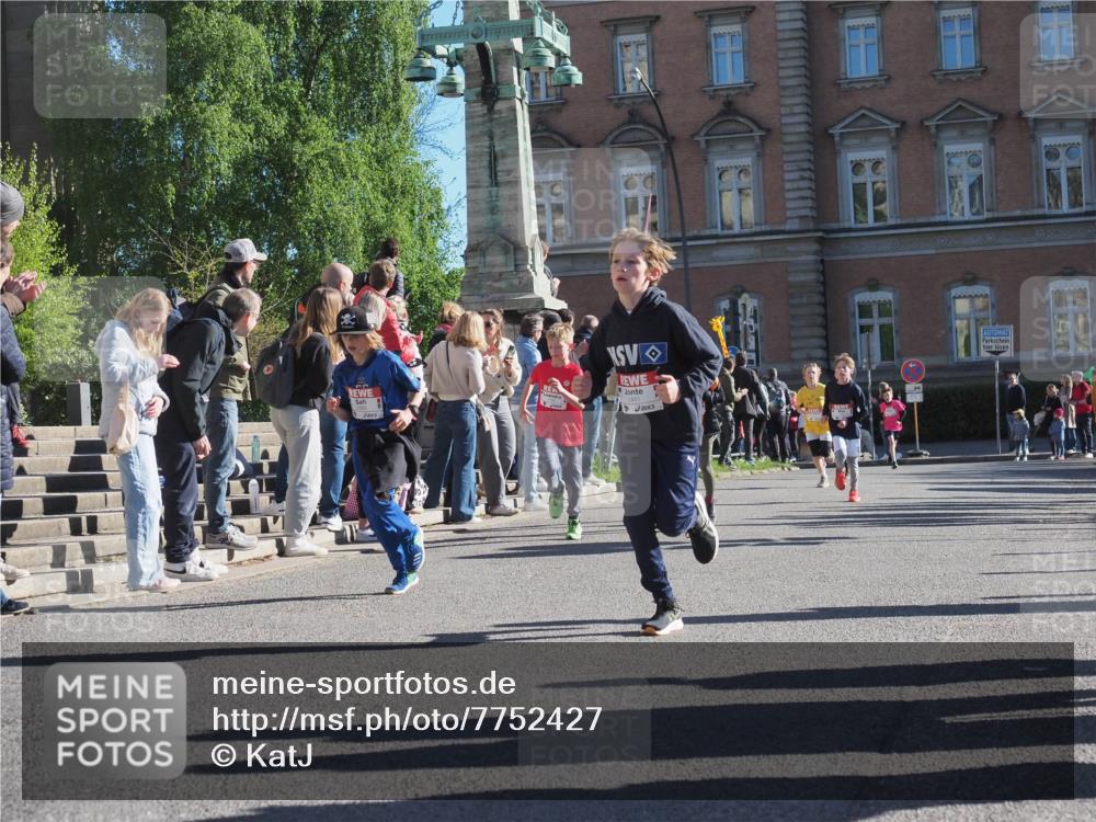 25.04.2025 - Das Zehntel KatJ http://msf.ph/oto/7752427 26.04.2025 08:50:32 Laufen 17, 2481 meine-sportfotos.de
