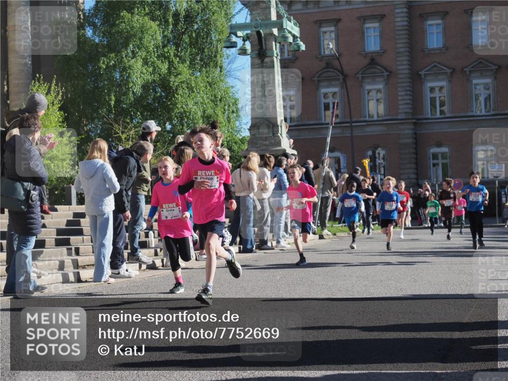 25.04.2025 - Das Zehntel KatJ http://msf.ph/oto/7752669 26.04.2025 08:50:41 Laufen 3516 meine-sportfotos.de