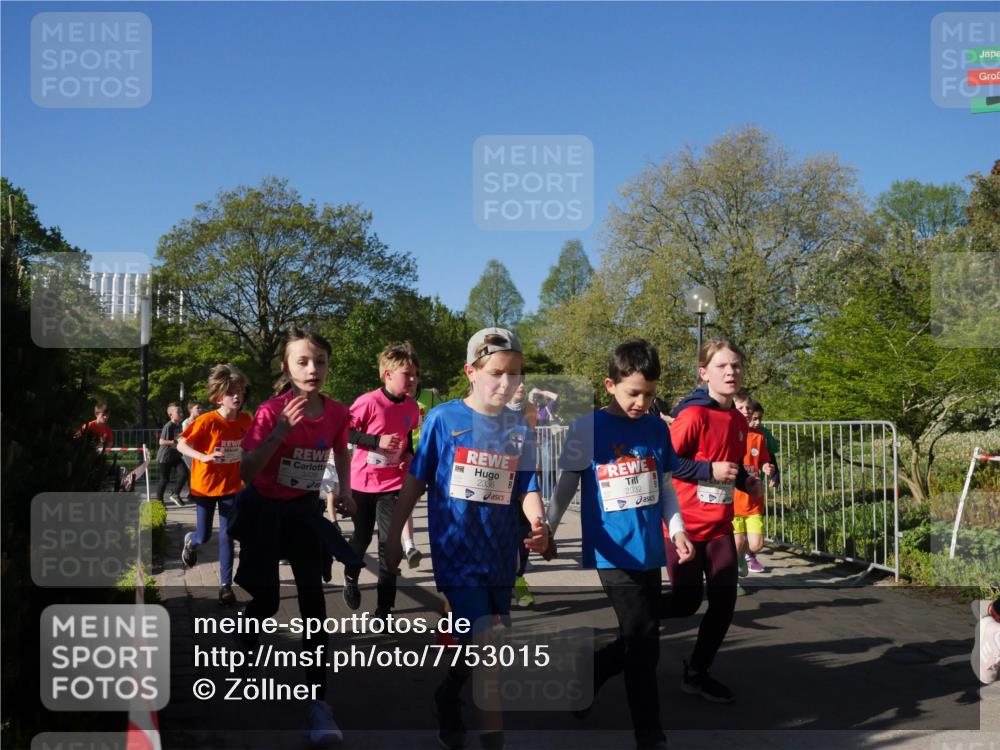 25.04.2025 - Das Zehntel Zöllner http://msf.ph/oto/7753015 26.04.2025 08:43:35 Laufen 2336, 2332 meine-sportfotos.de