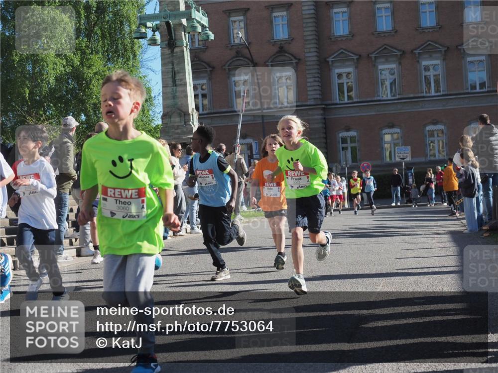 25.04.2025 - Das Zehntel KatJ http://msf.ph/oto/7753064 26.04.2025 08:51:02 Laufen 3063, 3811, 2170, 3060 meine-sportfotos.de