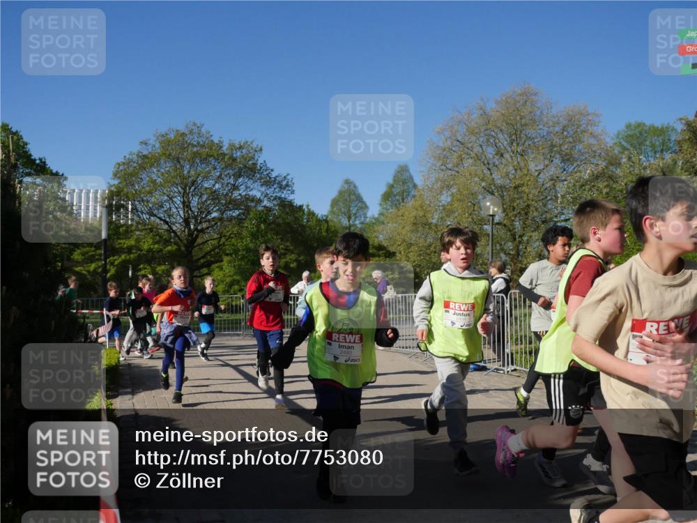 25.04.2025 - Das Zehntel Zöllner http://msf.ph/oto/7753080 26.04.2025 08:43:42 Laufen 2493 meine-sportfotos.de