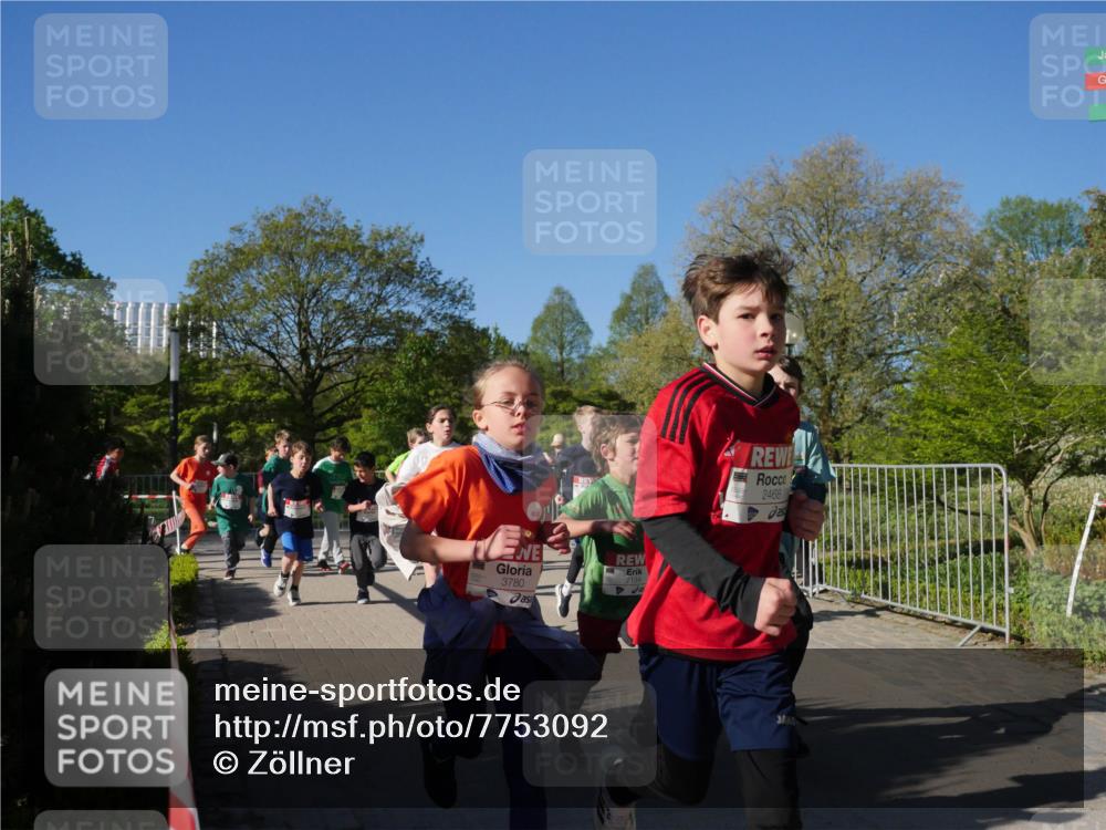 25.04.2025 - Das Zehntel Zöllner http://msf.ph/oto/7753092 26.04.2025 08:43:43 Laufen 3780, 2468 meine-sportfotos.de