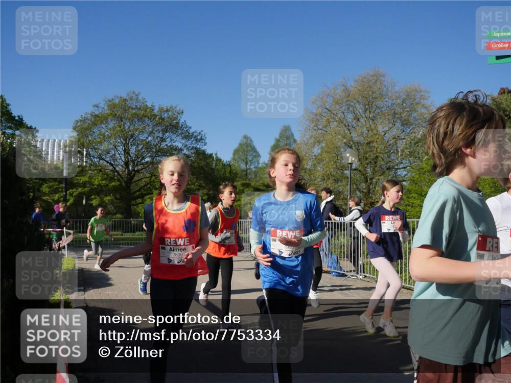 25.04.2025 - Das Zehntel Zöllner http://msf.ph/oto/7753334 26.04.2025 08:44:05 Laufen 2809, 1999 meine-sportfotos.de