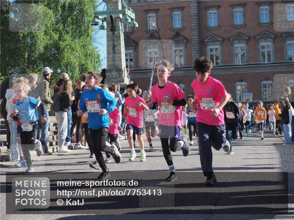 25.04.2025 - Das Zehntel KatJ http://msf.ph/oto/7753413 26.04.2025 08:51:19 Laufen 3110, 1479, 3462, 3499 meine-sportfotos.de
