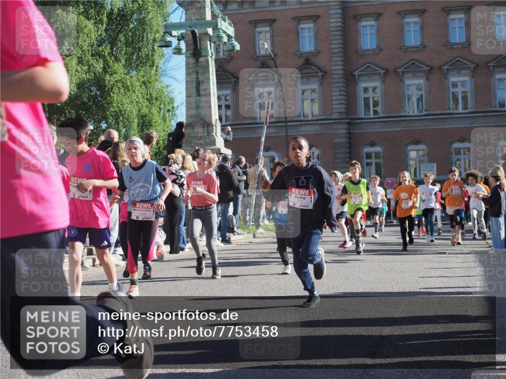 25.04.2025 - Das Zehntel KatJ http://msf.ph/oto/7753458 26.04.2025 08:51:20 Laufen 3104 meine-sportfotos.de