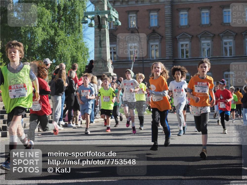 25.04.2025 - Das Zehntel KatJ http://msf.ph/oto/7753548 26.04.2025 08:51:23 Laufen 3592, 3944, 3781 meine-sportfotos.de