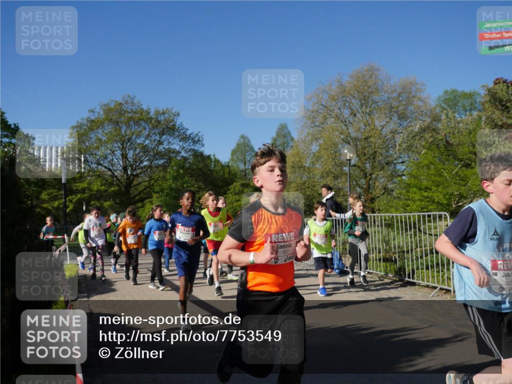 25.04.2025 - Das Zehntel Zöllner http://msf.ph/oto/7753549 26.04.2025 08:44:26 Laufen 3867, 3112 meine-sportfotos.de