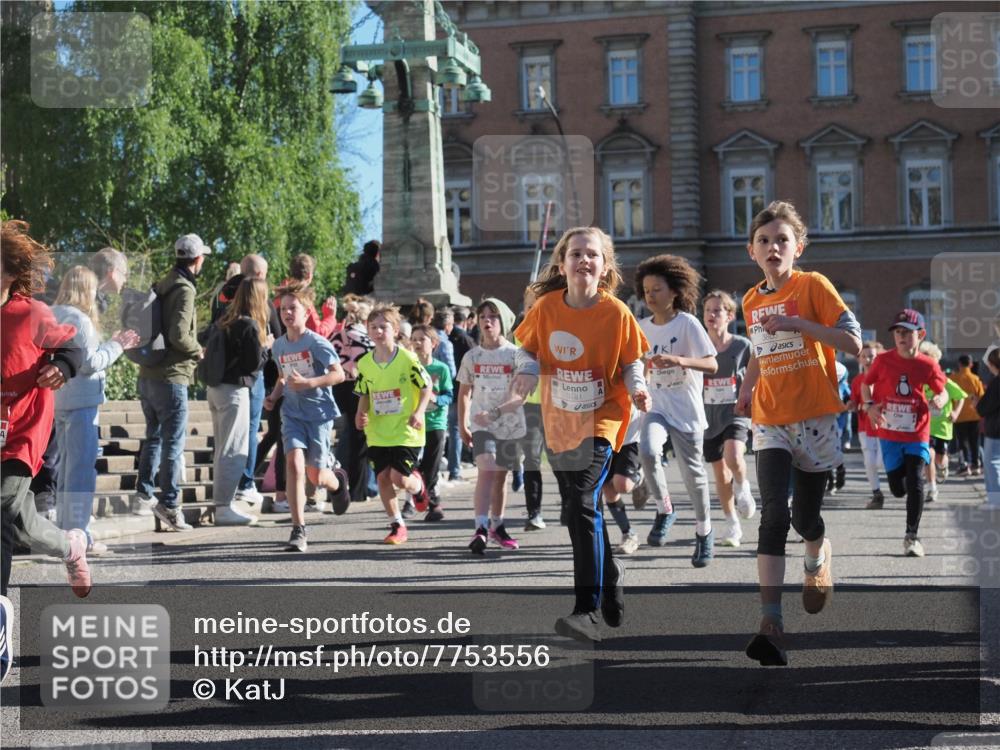 25.04.2025 - Das Zehntel KatJ http://msf.ph/oto/7753556 26.04.2025 08:51:24 Laufen 3781 meine-sportfotos.de
