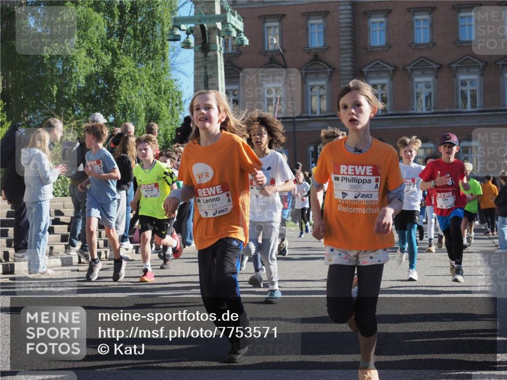 25.04.2025 - Das Zehntel KatJ http://msf.ph/oto/7753571 26.04.2025 08:51:24 Laufen 3781, 3805 meine-sportfotos.de