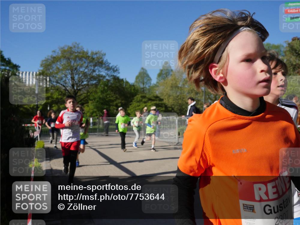 25.04.2025 - Das Zehntel Zöllner http://msf.ph/oto/7753644 26.04.2025 08:44:35 Laufen 230, 2301 meine-sportfotos.de
