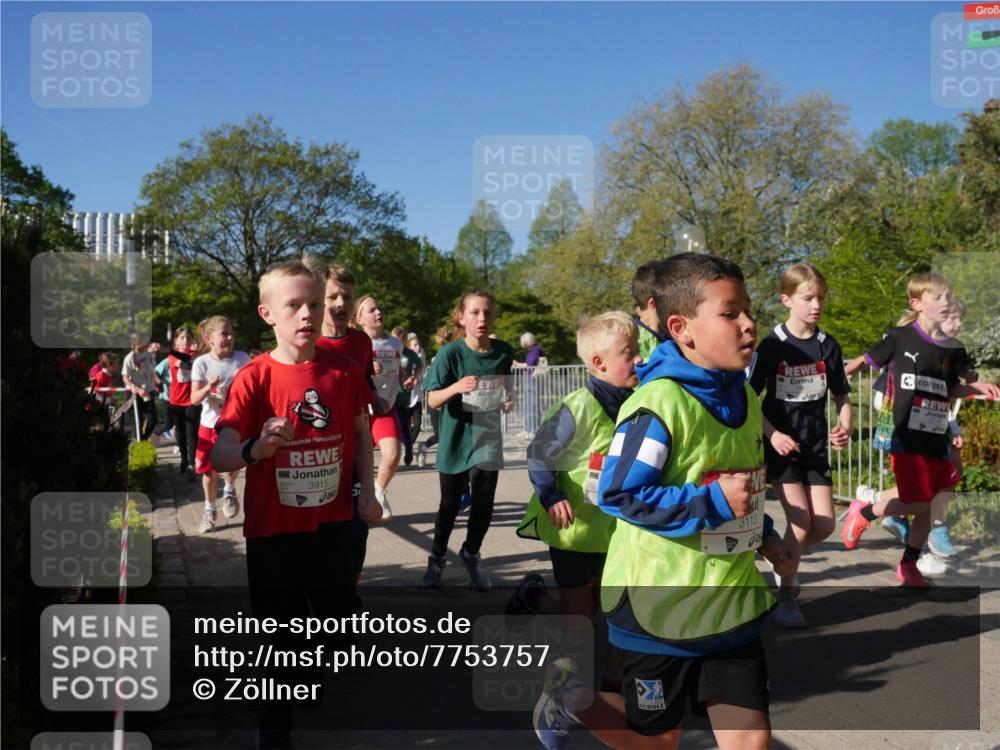 25.04.2025 - Das Zehntel Zöllner http://msf.ph/oto/7753757 26.04.2025 08:44:45 Laufen 3915, 3113 meine-sportfotos.de