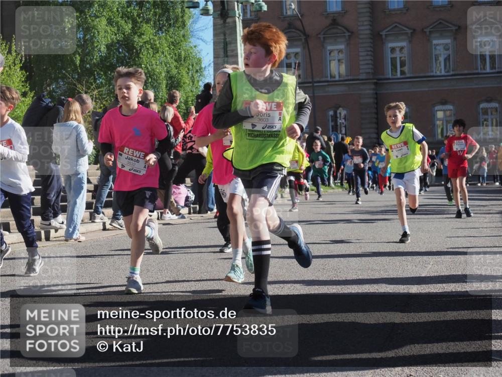 25.04.2025 - Das Zehntel KatJ http://msf.ph/oto/7753835 26.04.2025 08:51:34 Laufen 3532, 3603 meine-sportfotos.de