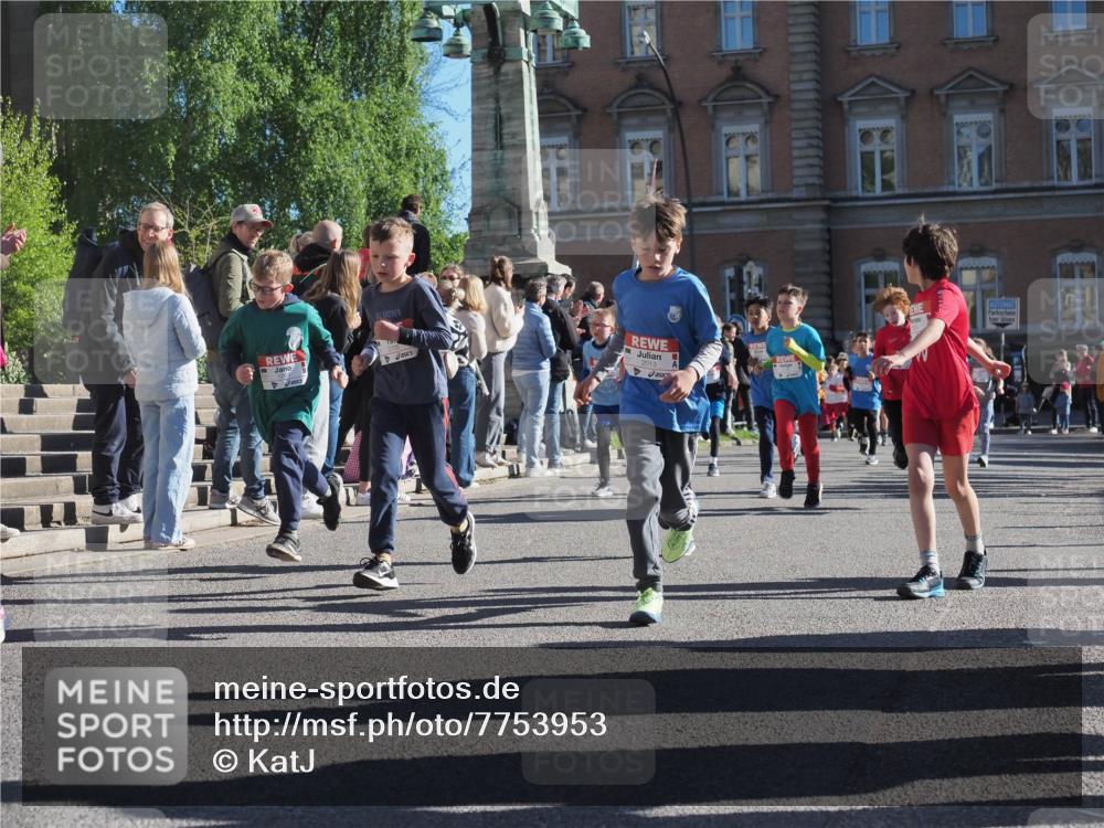 25.04.2025 - Das Zehntel KatJ http://msf.ph/oto/7753953 26.04.2025 08:51:38 Laufen 2013 meine-sportfotos.de