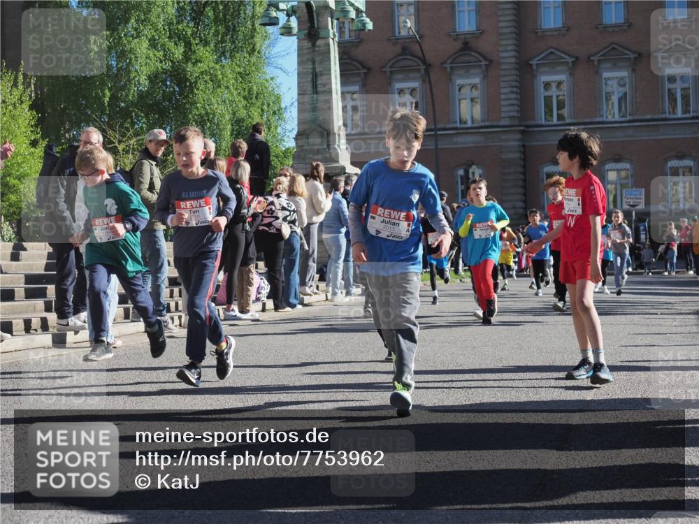 25.04.2025 - Das Zehntel KatJ http://msf.ph/oto/7753962 26.04.2025 08:51:38 Laufen 2013, 1924 meine-sportfotos.de