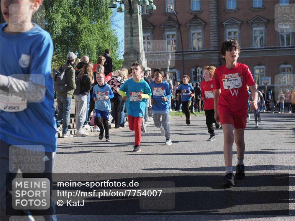 25.04.2025 - Das Zehntel KatJ http://msf.ph/oto/7754007 26.04.2025 08:51:40 Laufen 2013, 1924 meine-sportfotos.de