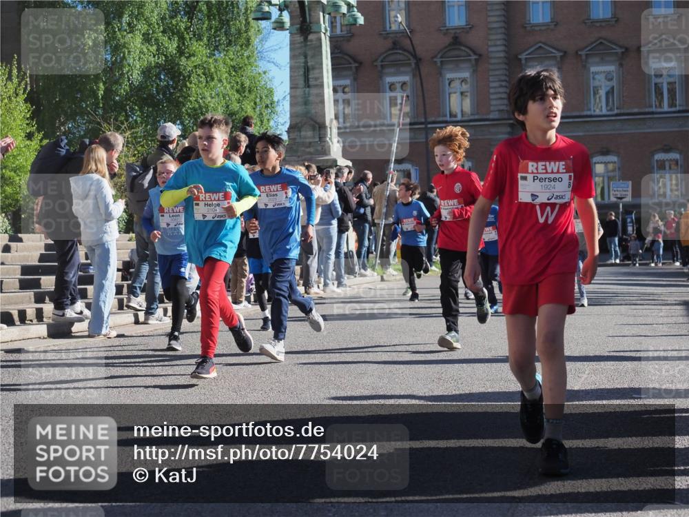 25.04.2025 - Das Zehntel KatJ http://msf.ph/oto/7754024 26.04.2025 08:51:40 Laufen 2104, 1924 meine-sportfotos.de