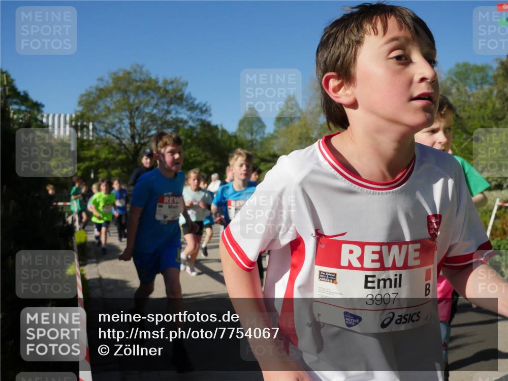 25.04.2025 - Das Zehntel Zöllner http://msf.ph/oto/7754067 26.04.2025 08:45:15 Laufen 3907, 3907 meine-sportfotos.de