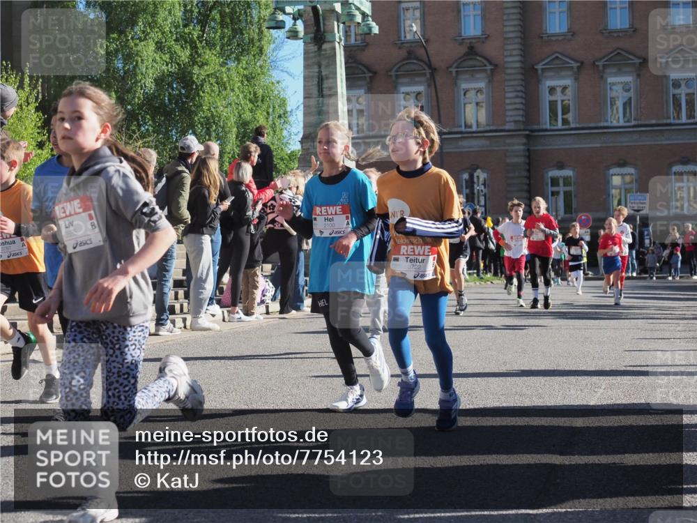 25.04.2025 - Das Zehntel KatJ http://msf.ph/oto/7754123 26.04.2025 08:51:44 Laufen 3787, 3885, 8, 2100, 3722 meine-sportfotos.de