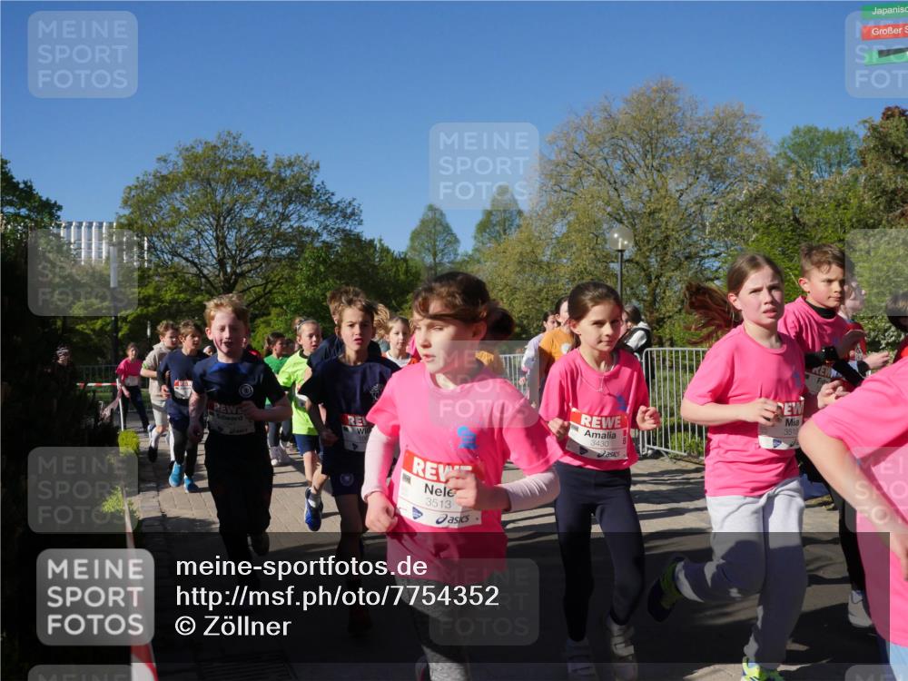 25.04.2025 - Das Zehntel Zöllner http://msf.ph/oto/7754352 26.04.2025 08:45:41 Laufen 3513, 3430, 3518 meine-sportfotos.de