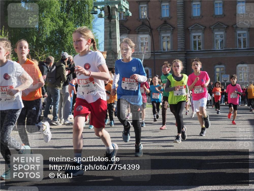 25.04.2025 - Das Zehntel KatJ http://msf.ph/oto/7754399 26.04.2025 08:51:54 Laufen 1735, 1733, 1984, 3179 meine-sportfotos.de